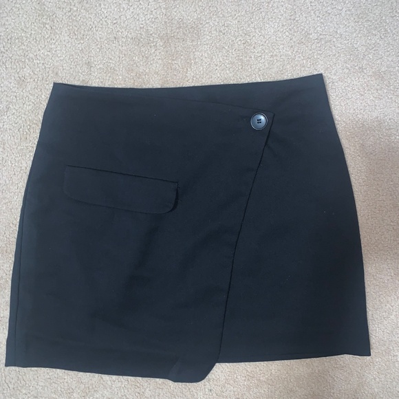 H&M Wrap-front mini Skirt black - Picture 2 of 7